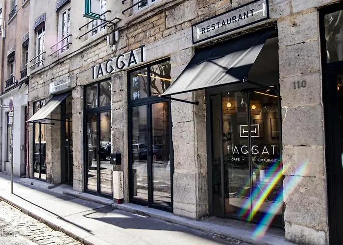 塔吉加特酒店 2*